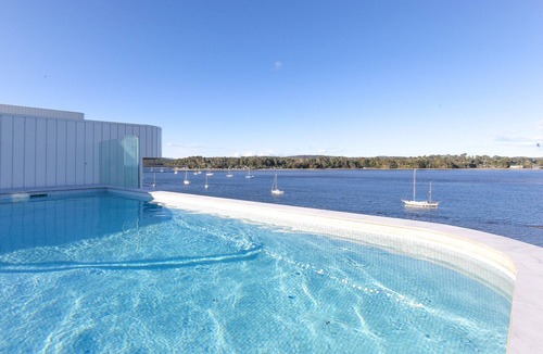 Batemans Bay Apartment | Deluxe 3-Bed Unit with Views