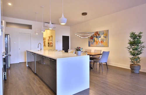 Ville-Marie Condo | Deluxe 3-bedroom Condo in Old Montreal with a Private terrace
