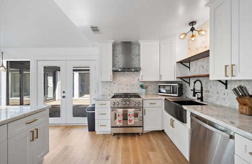 Spring Branch West House | Deluxe 5BR 3BA home in Houston