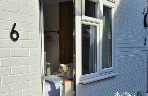 Dibden Purlieu Apartment | Deluxe 6 - Single - New Forest