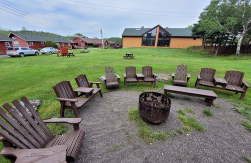 Liscomb Ski Chalet | Deluxe Accessible King Chalet with River View Deck