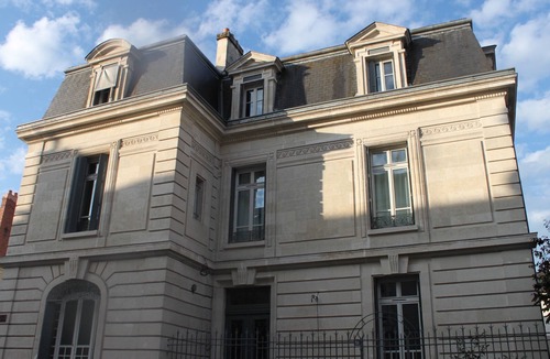 Limoges Apartment | Deluxe air-conditioned studio - Maison Blanche