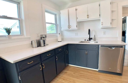 Arlington Condo | Deluxe and Bright 3Br, King Bed,W/D,Parking