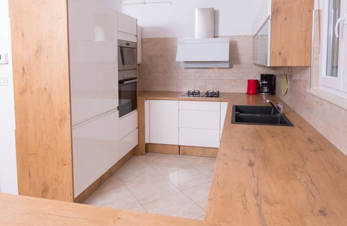 Pula Apartment | Deluxe apartment 8 + 2, with private pool, 100m from the beach