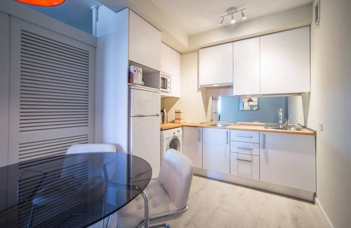 Justicia Apartment | Deluxe Apartment Colon Suites II