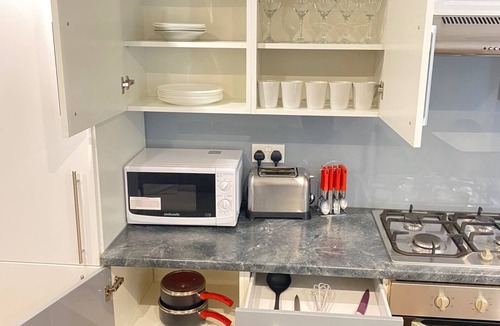 Leicester City Centre Apartment | Deluxe Apartment Double 2 Single and Sofa Bed.