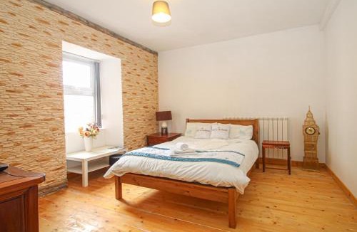 Lanark Apartment | Deluxe Apartment