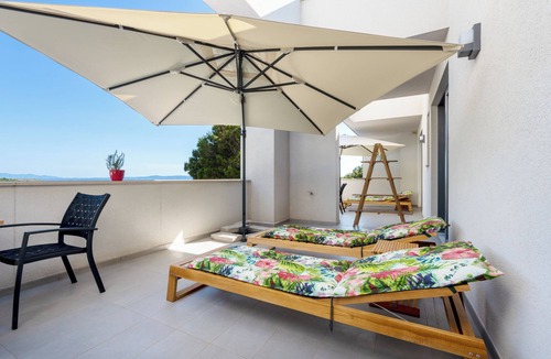 Krvavica House | Deluxe apartment Noeli