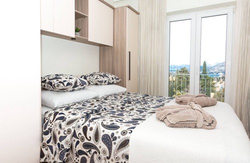 Gornji Kono Apartment | Deluxe apartment with freeparking close to old town