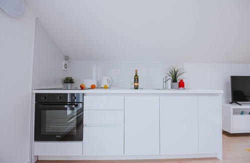 Zrce Apartment | Deluxe Apartment with Pool and Free WIFI