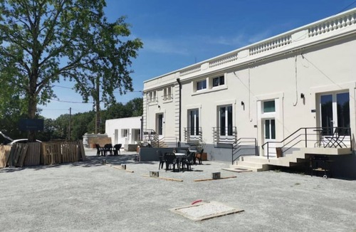 St-Meme-le-Tenu Apartment | Deluxe Appartment n°4