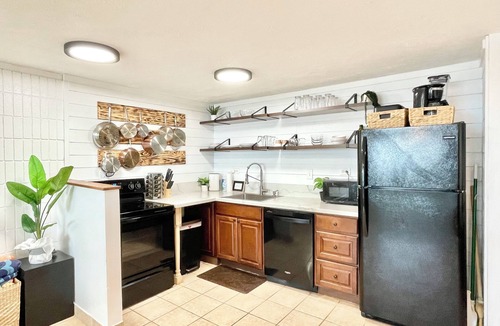 Punaluu Condo | Deluxe Beachfront Condo with a breathtaking view