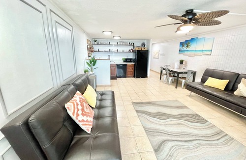 Punaluu Condo | Deluxe Beachfront Condo with a breathtaking view