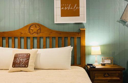 Amarillo Apartment | Deluxe Big Texan Multi Suite