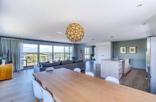 Karkari Peninsula House | Deluxe Break Away