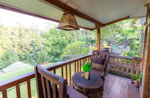 Melayang House | Deluxe Bungalow at Doni house