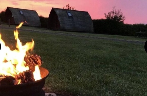 Berwick-upon-Tweed Cabin | Deluxe cabin with ensuite & kitchenette