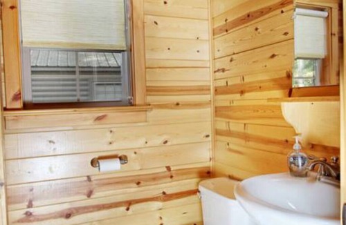 Spring Mills Cabin | Deluxe Cabin 40 w/4 Beds