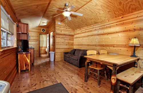 Spring Mills Cabin | Deluxe Cabin 41 w/4 Beds