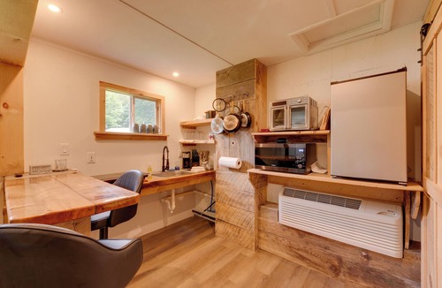 Hillsgrove Cabin | Deluxe Cabin A at Elk Creek Escape: Pet Friendly!