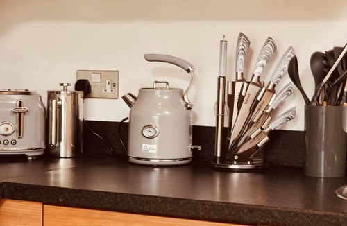 Leeds Apartment | Deluxe City Apt, Beautiful River View,Free Parking