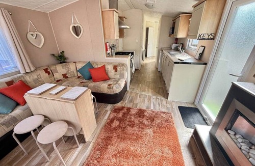 Glasgow House | Deluxe Delta 4-bedroom Caravan