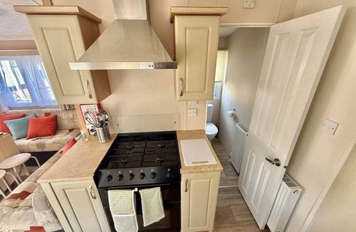 Glasgow House | Deluxe Delta 4-bedroom Caravan