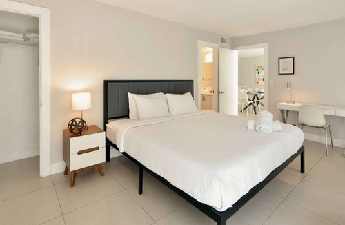 Downtown Fort Lauderdale Condo | ✨Deluxe Designer Two Bedroom Apartment at Fort Lauderdale