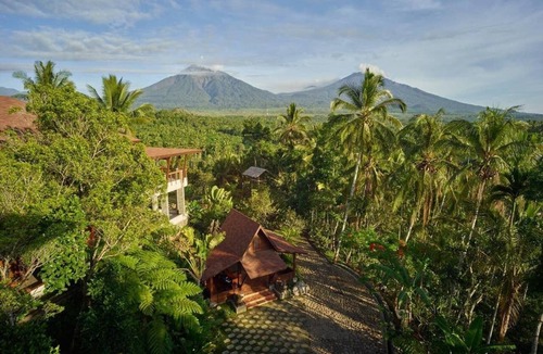 Banyuwangi Apartment | Deluxe Double on the Foothills of Ijen Plateau