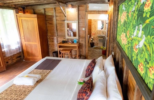 Melayang House | deluxe double or twin room with balcony