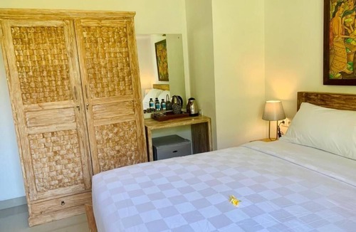 Pengosekan Bed & Breakfast | Deluxe Double Room at Mandala Home Stay 5 minutes to the ubud centre by walking