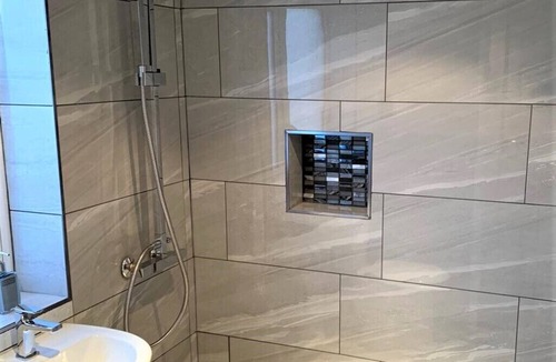 Banbury House | Deluxe Double Room with Shower