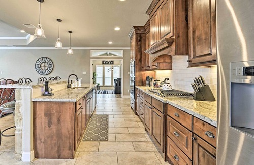 Emerald Forest House | Deluxe Family Getaway w/ Private Pool & Hot Tub!