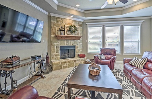 Emerald Forest House | Deluxe Family Getaway w/ Private Pool & Hot Tub!
