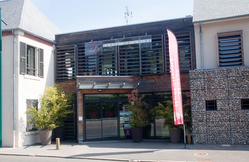 Belleville-sur-Loire Hotel | DELUXE garden side room