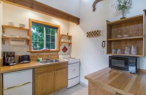 Eastsound Cabin | Deluxe Garden Studio w/Bunk House