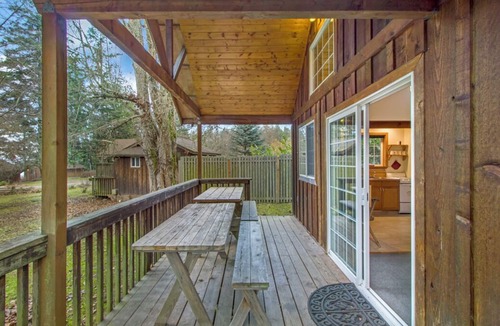 Eastsound Cabin | Deluxe Garden Studio w/Bunk House