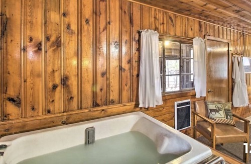Pinetop-Lakeside Cabin | Deluxe Hot tub cabin #3