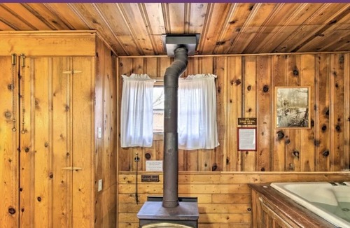 Pinetop-Lakeside Cabin | Deluxe Hot tub cabin #3