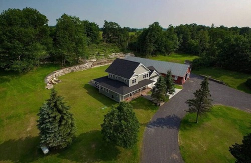 Cape Vincent House | Deluxe House - 5 bedroom/5 bath