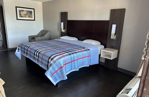 Augusta Hotel | Deluxe INN Augusta
