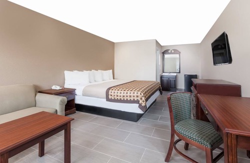Denton Hotel | Deluxe Inn Denton