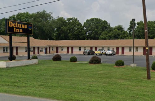 Elkton Hotel | Deluxe Inn Elkton