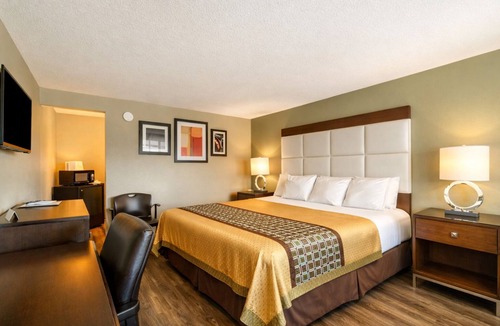 Miami Hotel | Deluxe Inn Miami, OK