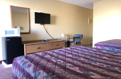 Socorro Hotel | Deluxe Inn Motel