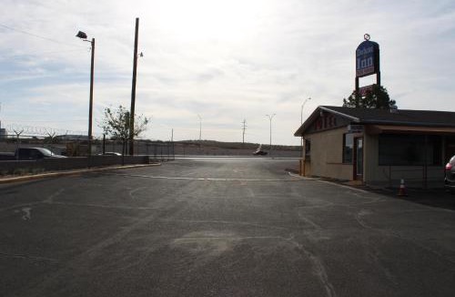 Socorro Hotel | Deluxe Inn Motel