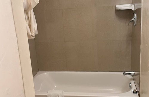 Roswell Hotel | Deluxe Inn Of Roswell