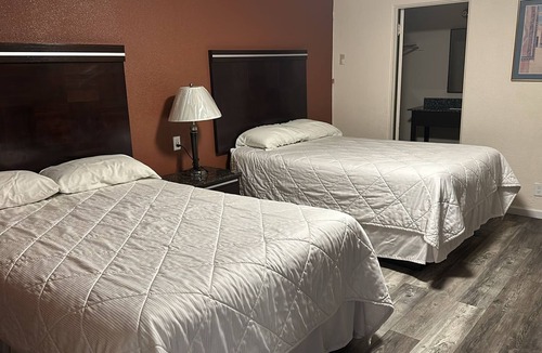 Roswell Hotel | Deluxe Inn Of Roswell