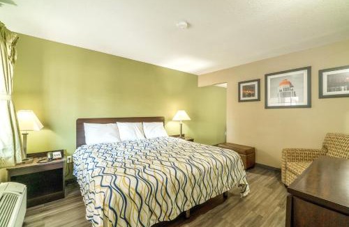 Miami Hotel | Deluxe Inn & Suites By OYO Miami OK