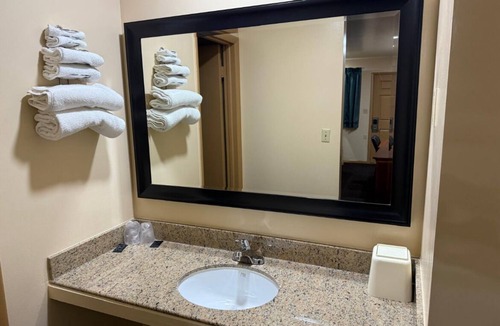Hebron Hotel | Deluxe Inn